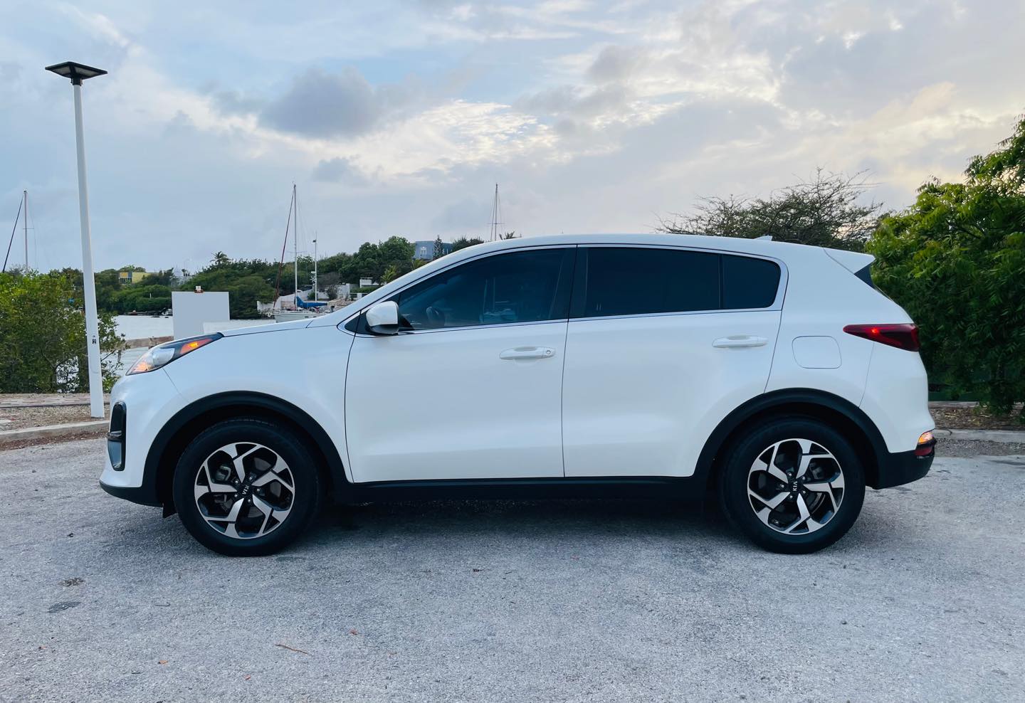 
								Kia Sportage full									