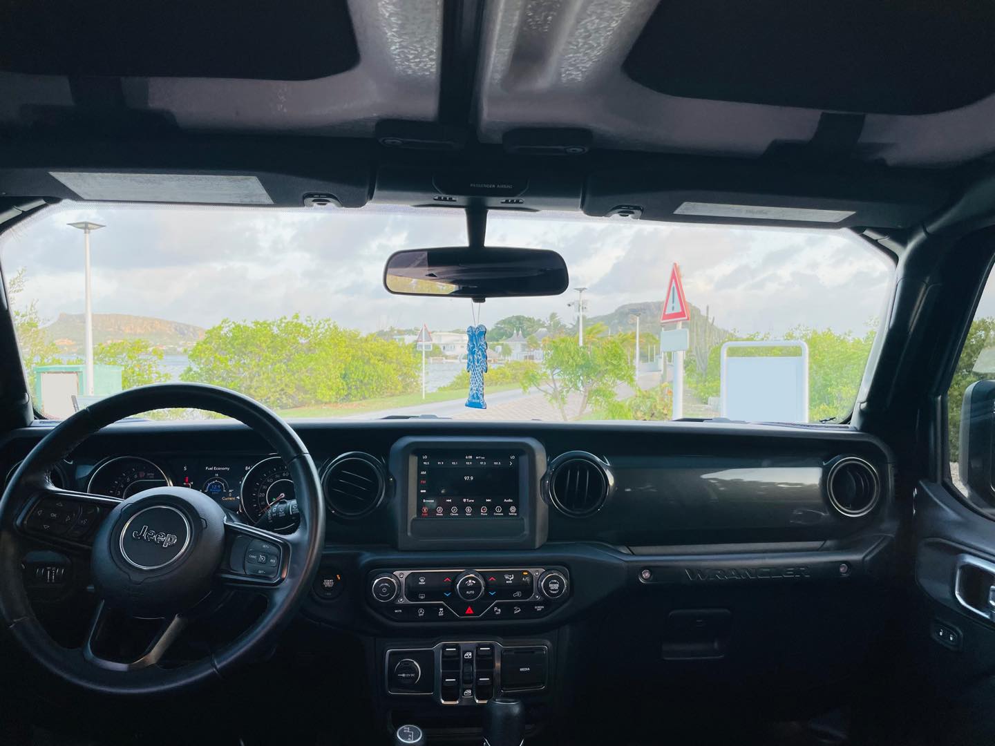 
								Jeep Wrangler Unlimited Sport Altitude 4×4 full									