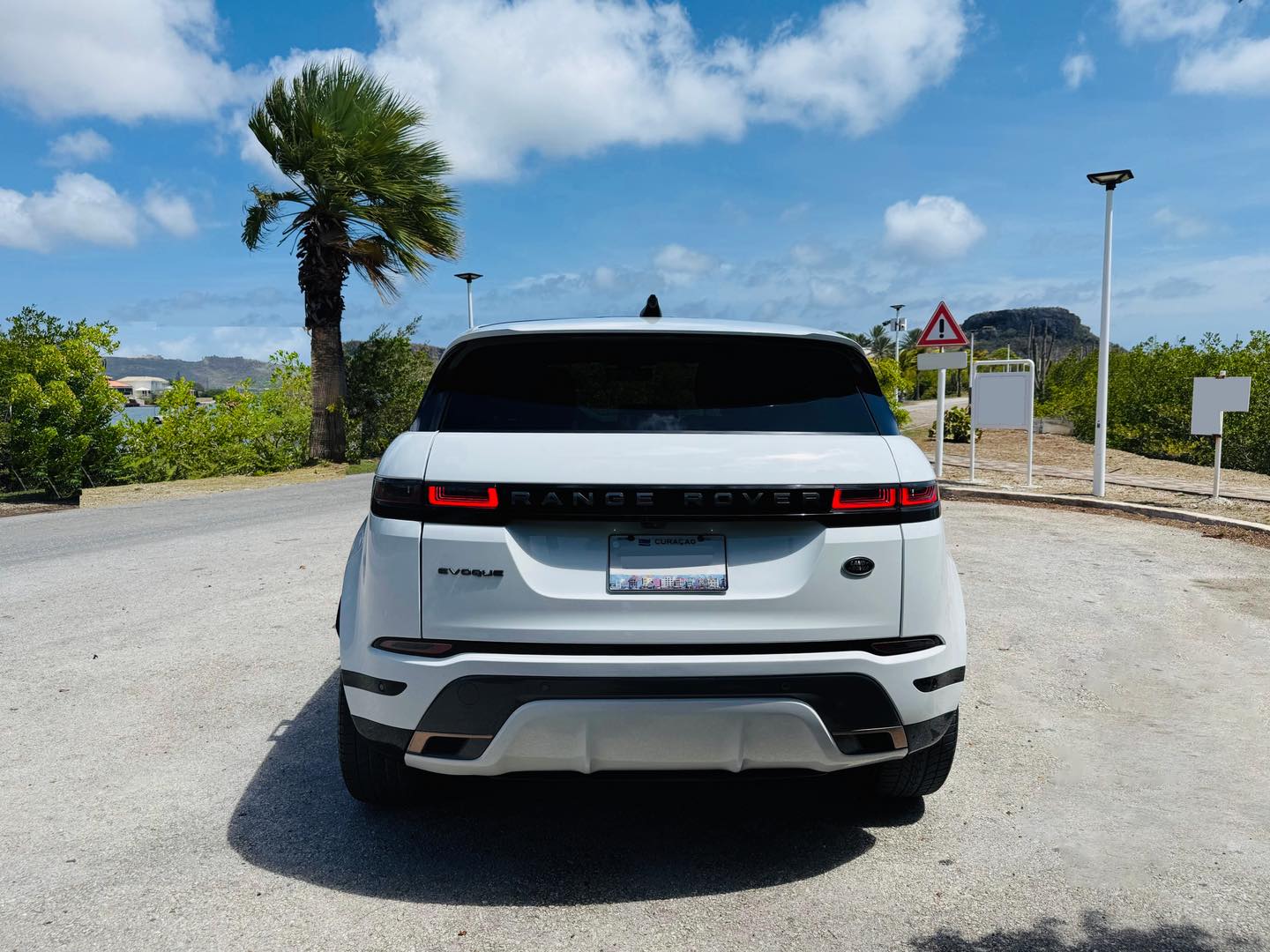 
								Range Rover Evoque R-Dynamic S full									