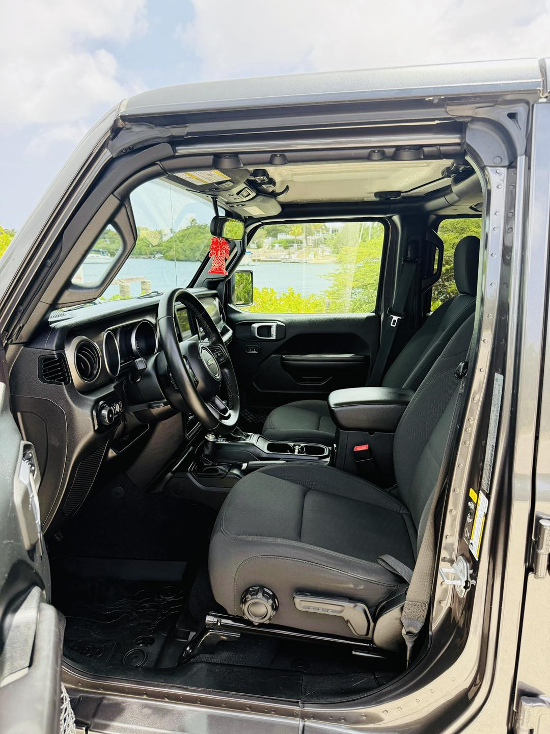 
								Jeep Wrangler Willy’s 2021 full									