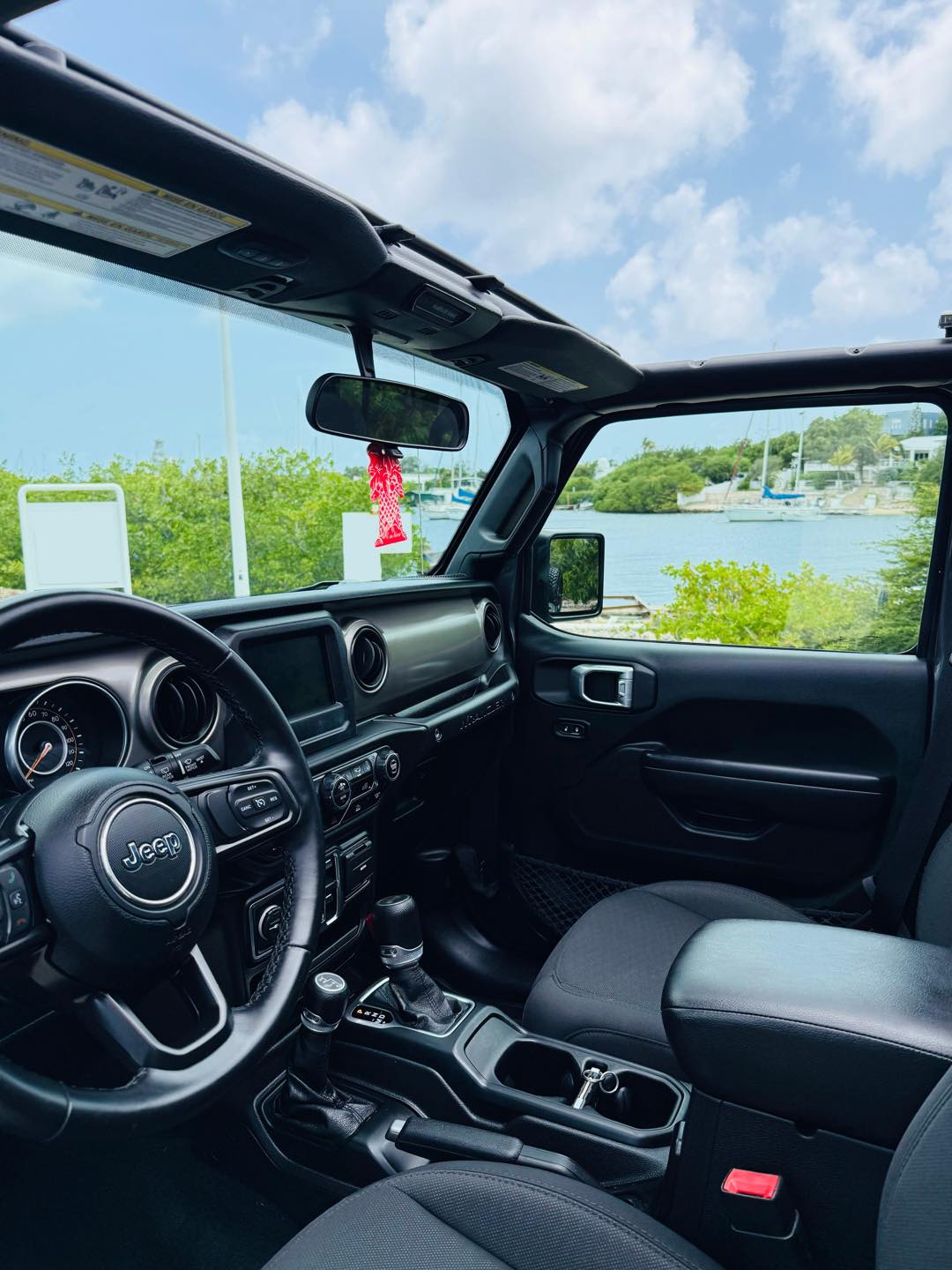 
								Jeep Wrangler Willy’s 2021 full									