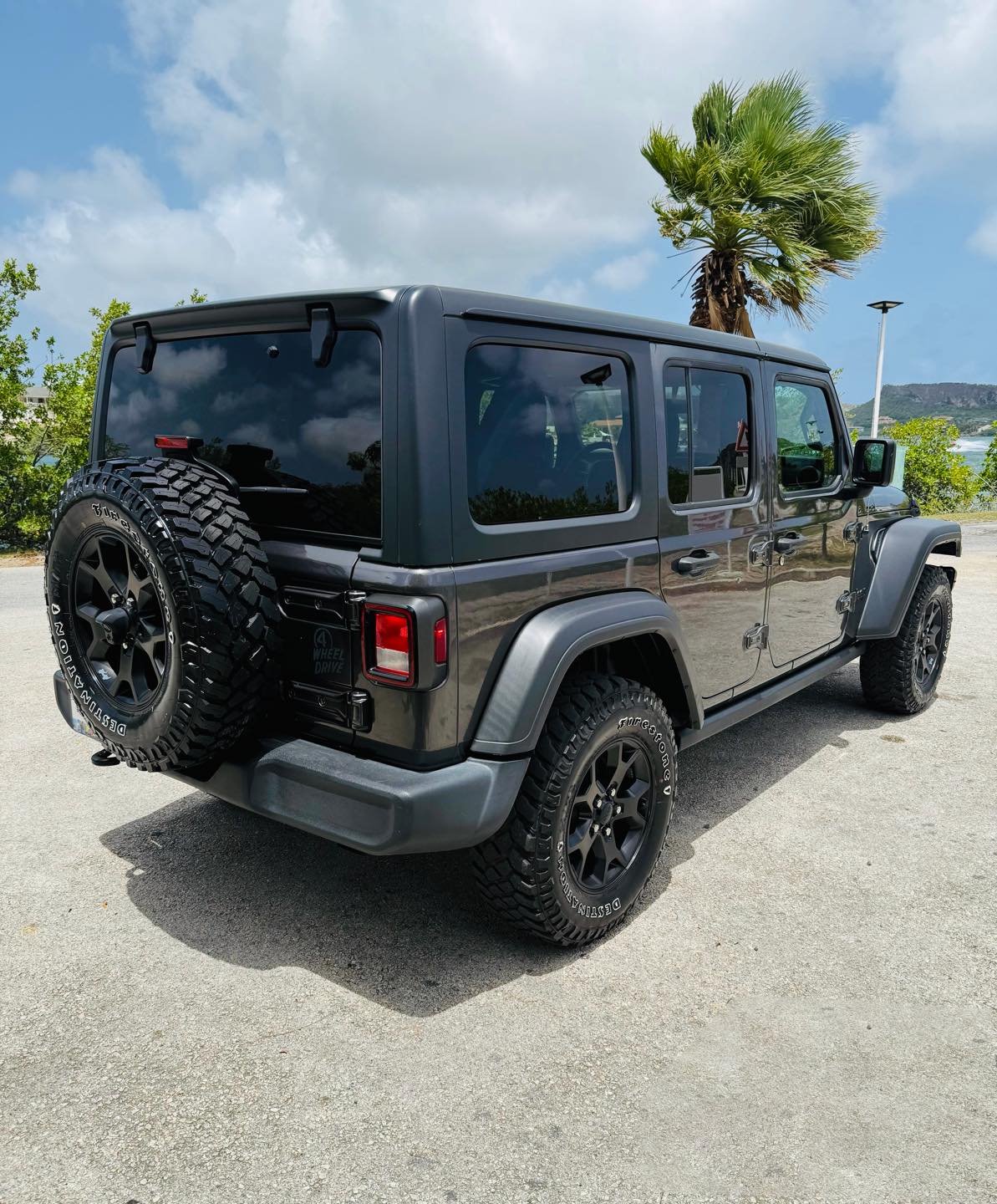 
								Jeep Wrangler Willy’s 2021 full									
