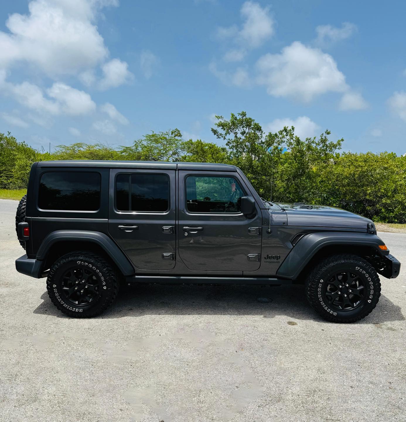 
								Jeep Wrangler Willy’s 2021 full									