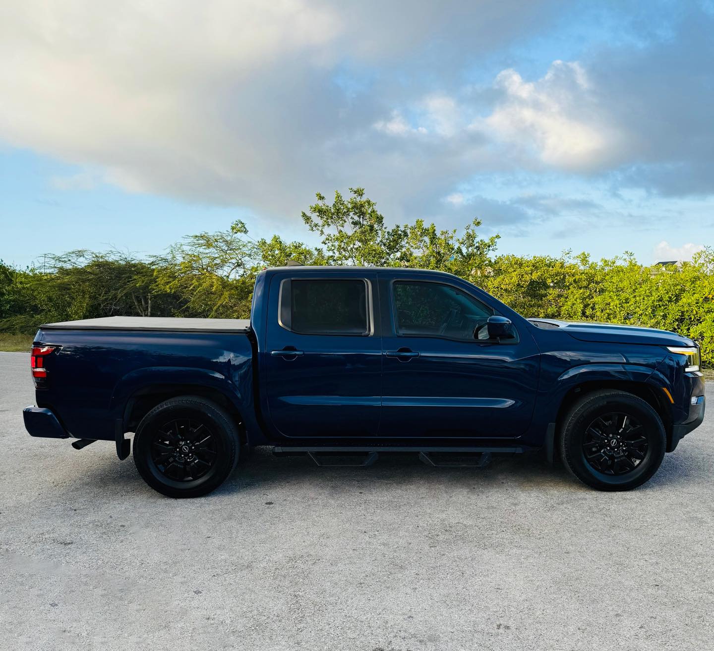 
								Nissan Frontier full									