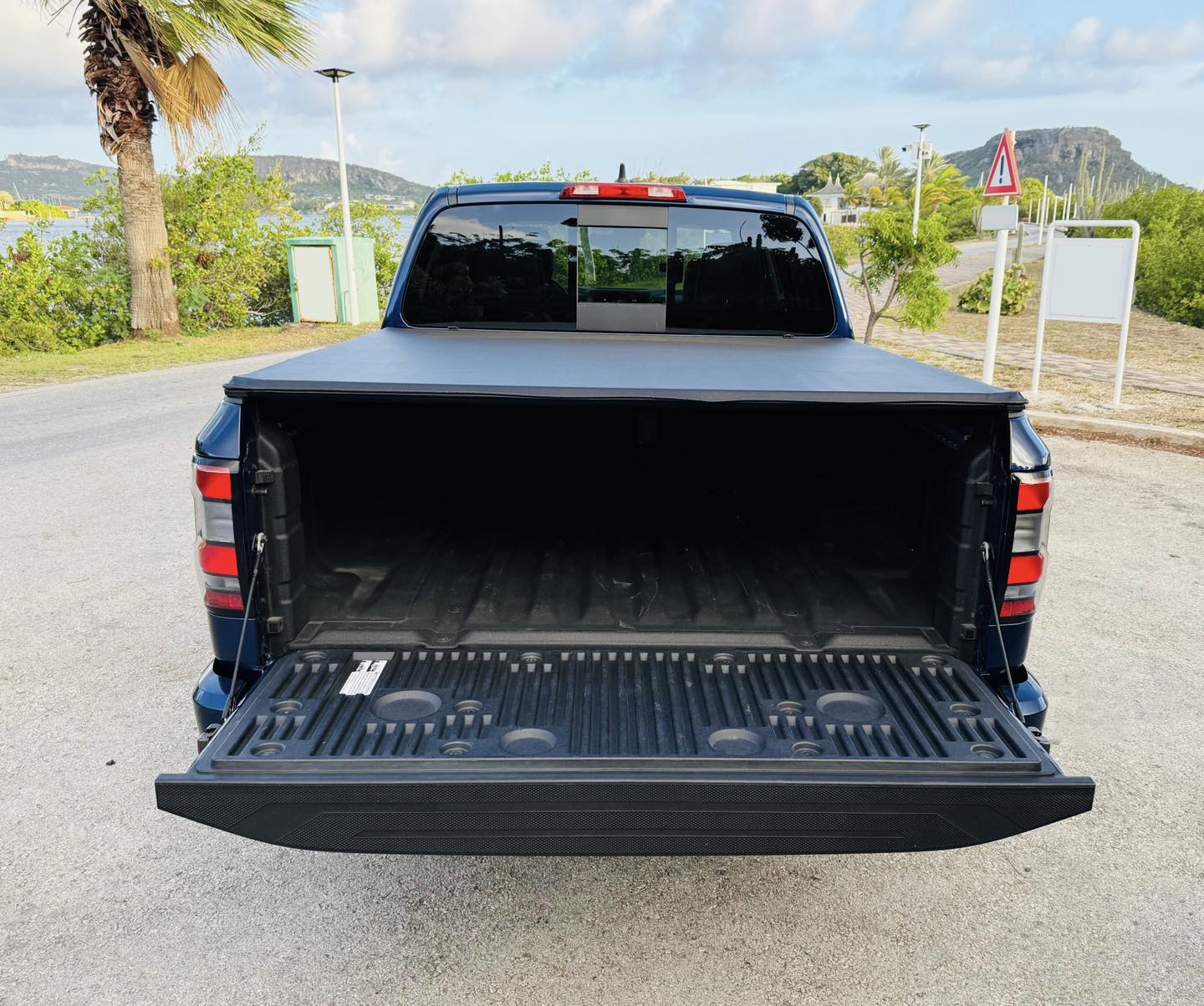 
								Nissan Frontier full									
