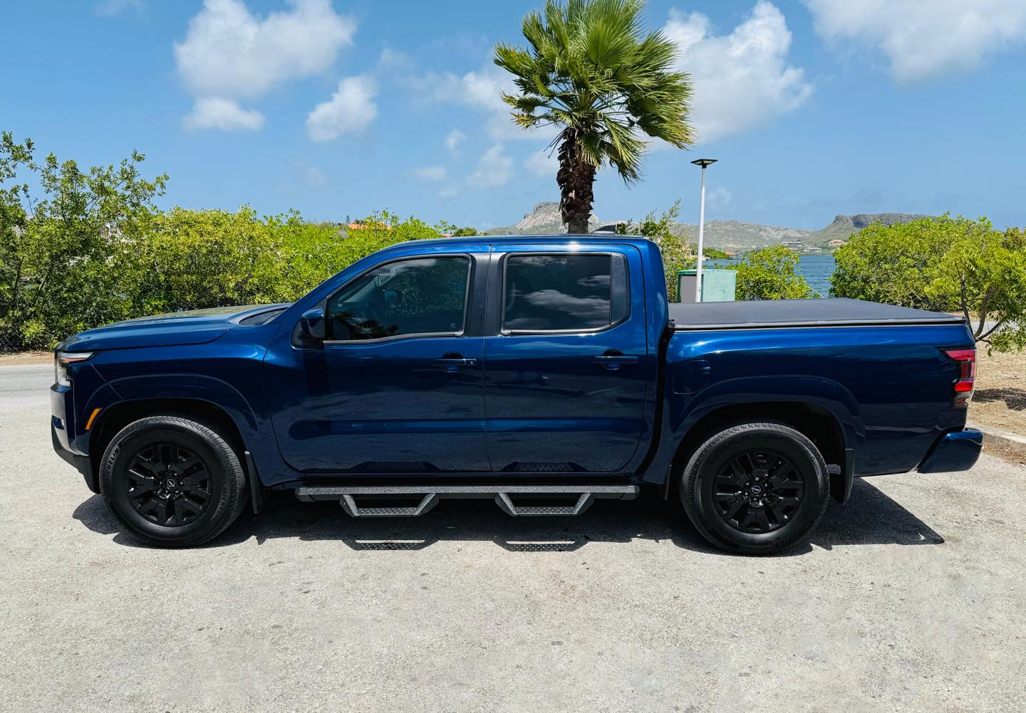 
								Nissan Frontier full									