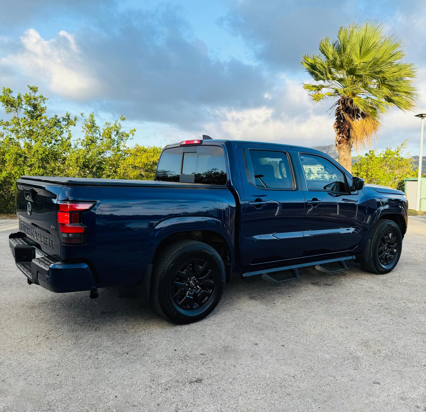 
								Nissan Frontier full									