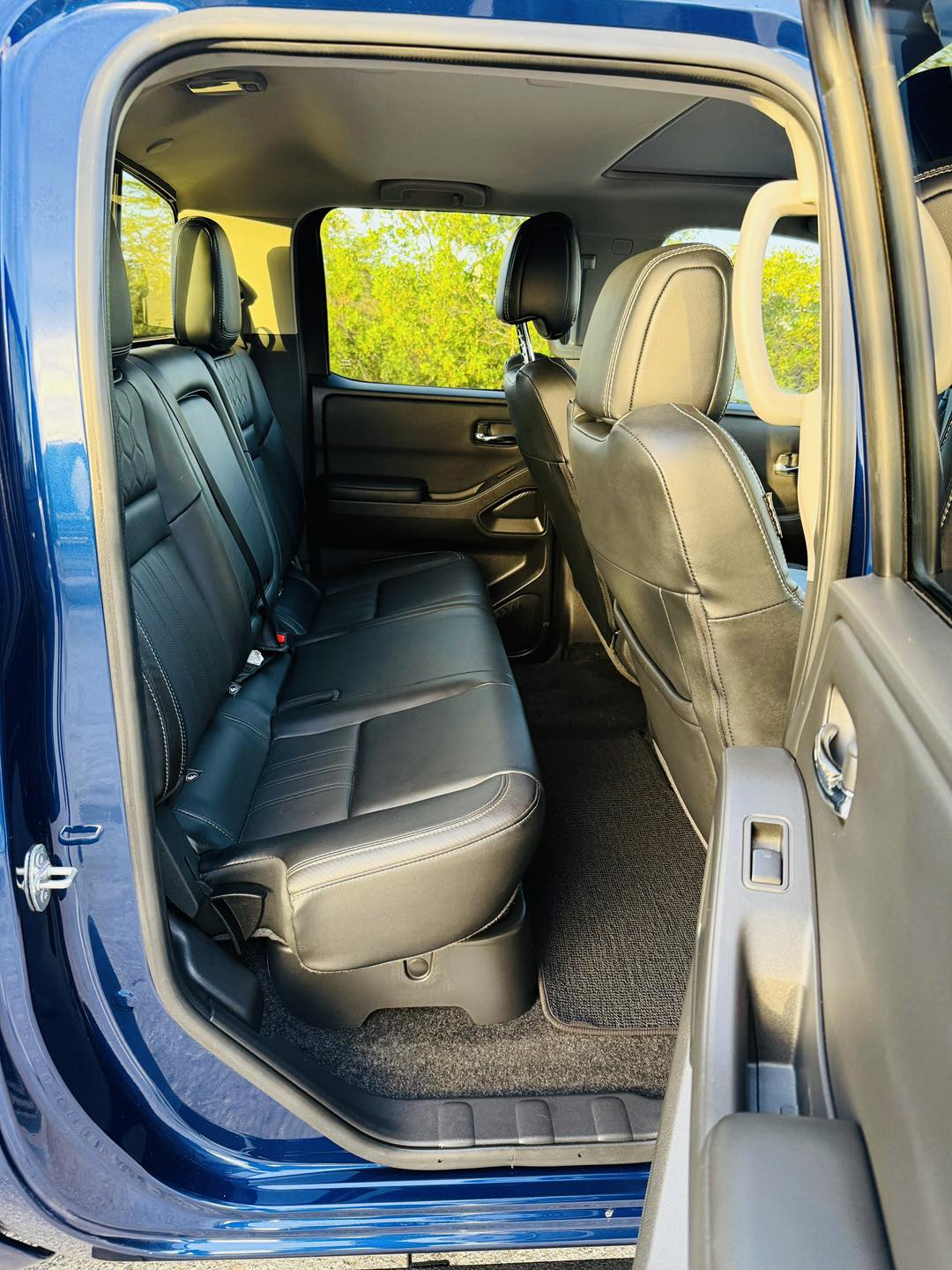
								Nissan Frontier full									