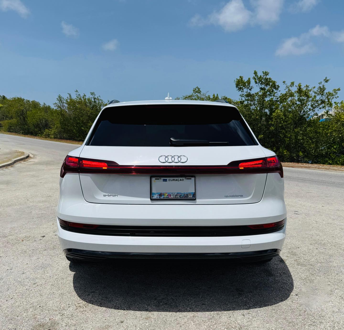 
								Audi E-tron SUV Quattro Premium full									