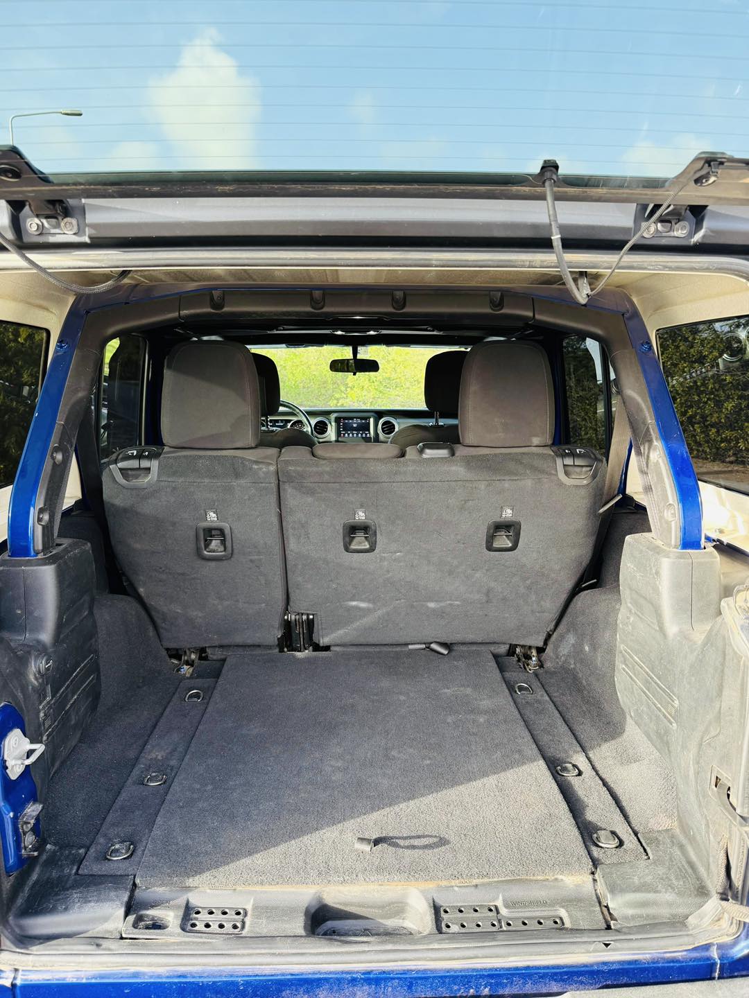
								Jeep Wrangler Sahara 2020 full									
