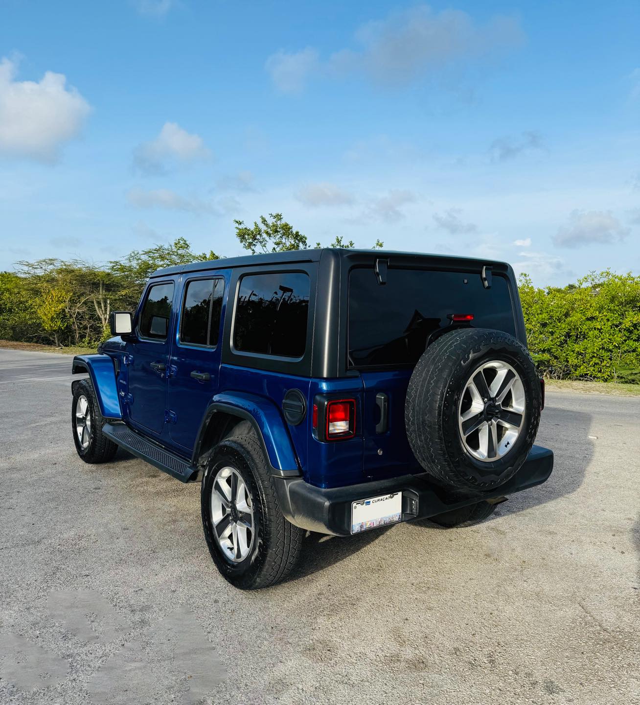 
								Jeep Wrangler Sahara 2020 full									