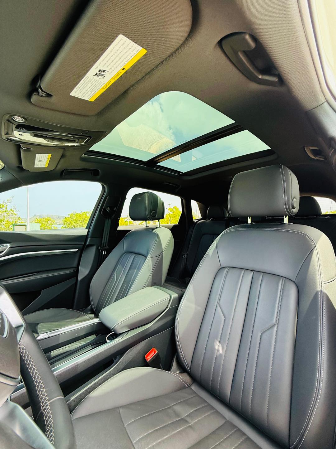 
								Audi E-tron SUV Quattro Premium full									
