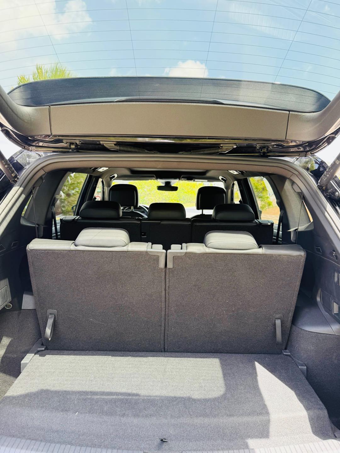 
								Volkswagen Tiguan R-Line full									