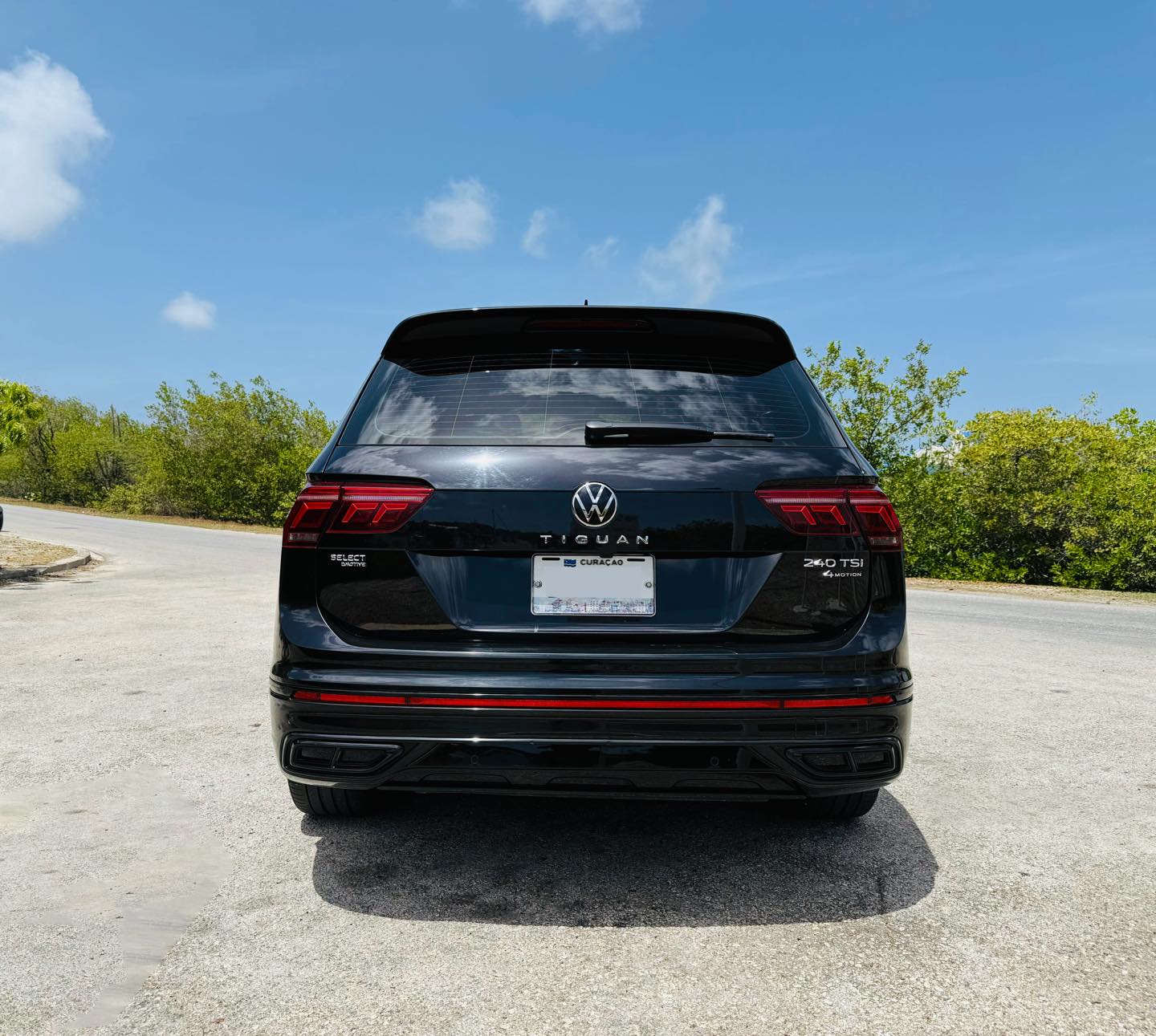 
								Volkswagen Tiguan R-Line full									