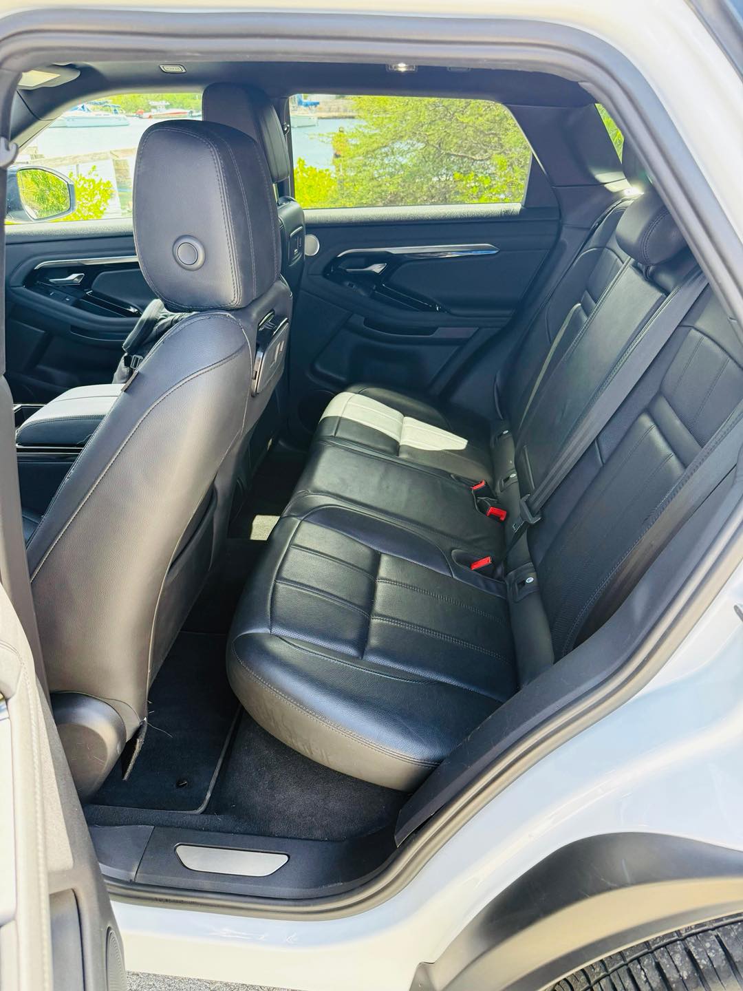 
								Range Rover Evoque R-Dynamic S full									