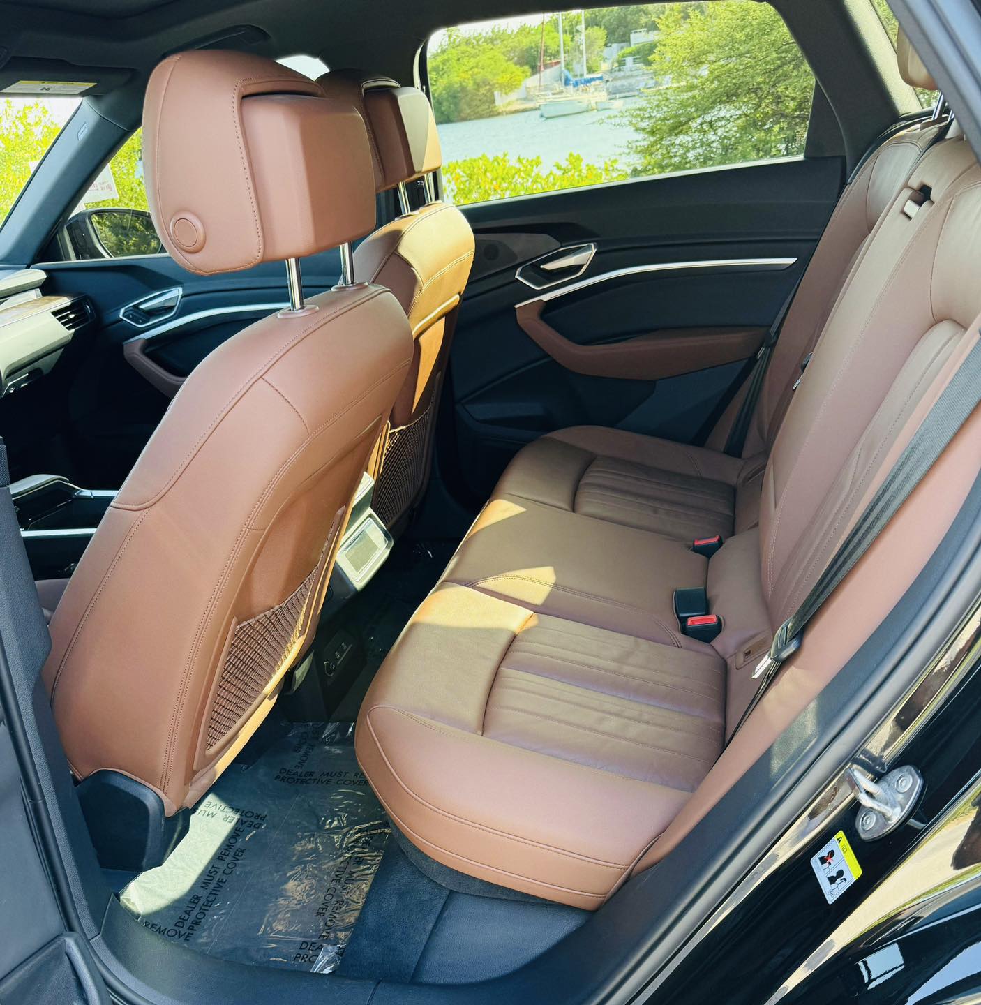 
								Audi E-tron SUV Quattro Premium full									