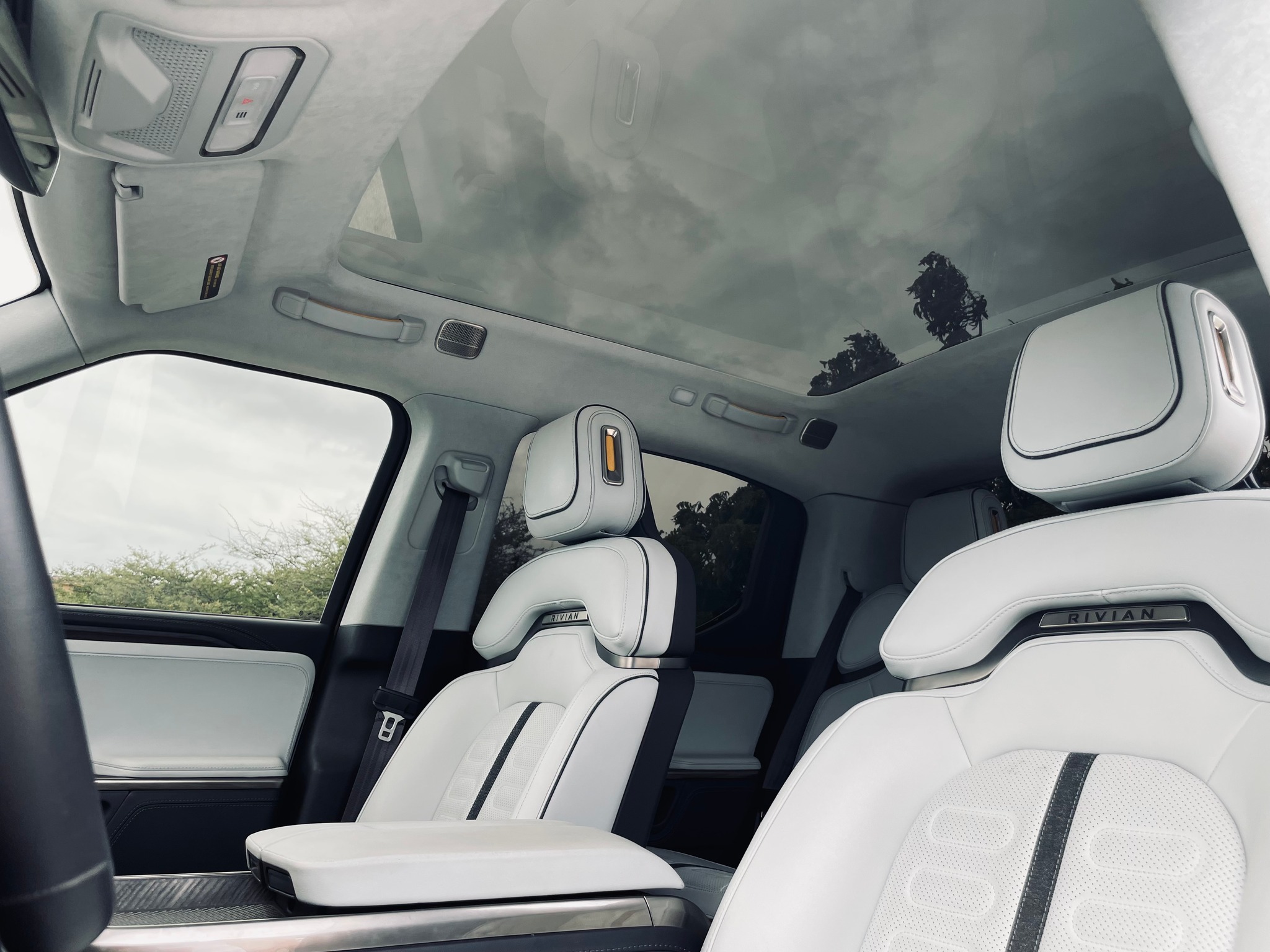 
								Rivian R1T All-Terrain Dual-Motor Standard Plus full									