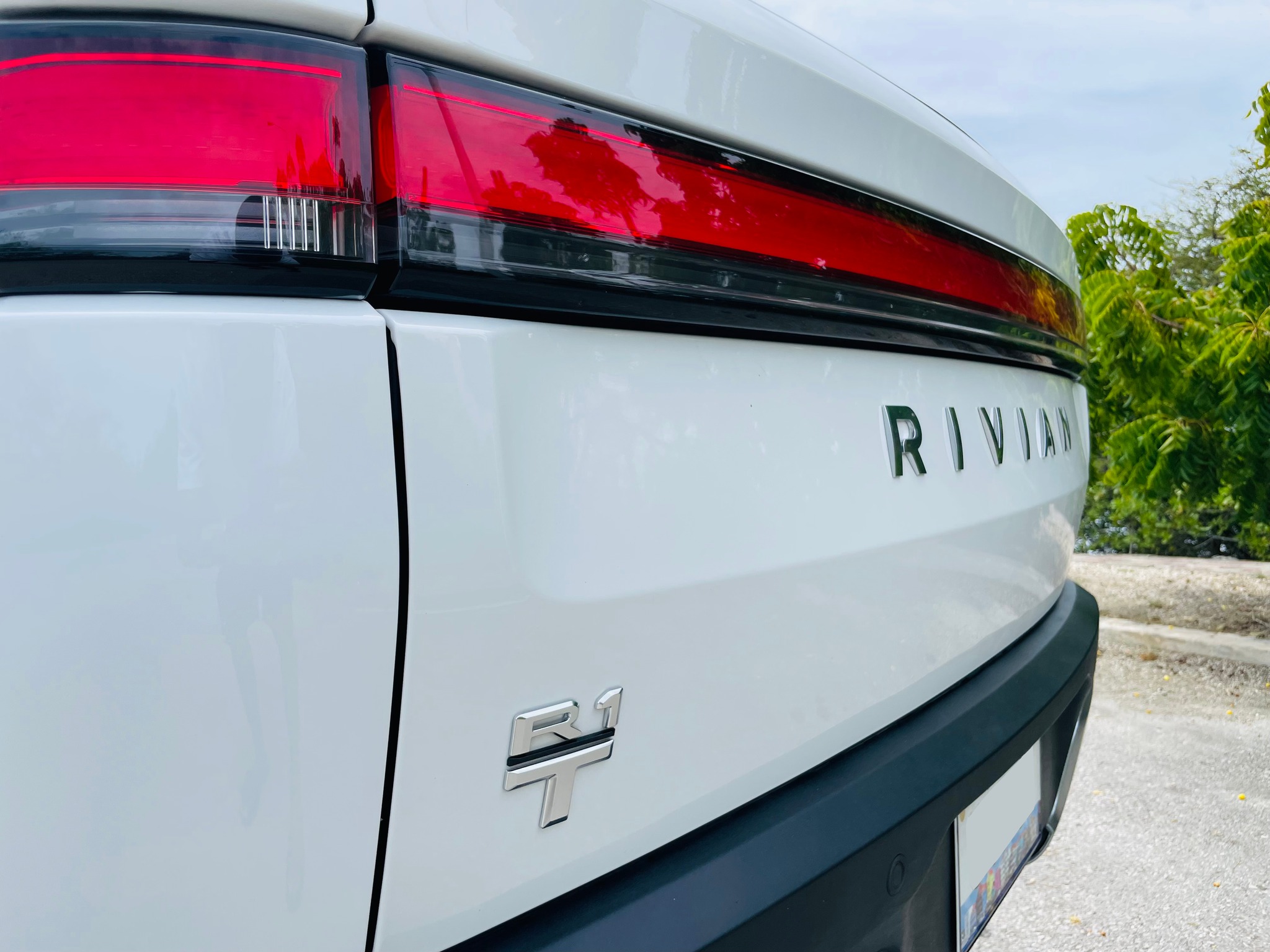 
								Rivian R1T All-Terrain Dual-Motor Standard Plus full									