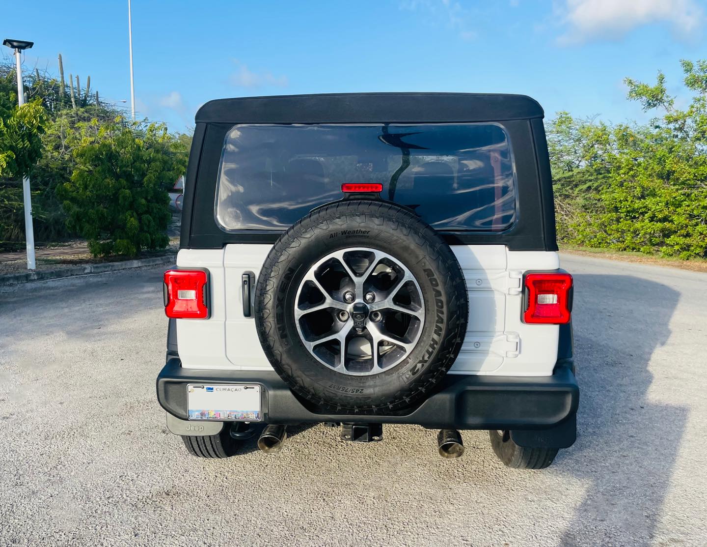 
								Jeep Wrangler Sport S 2-door full									