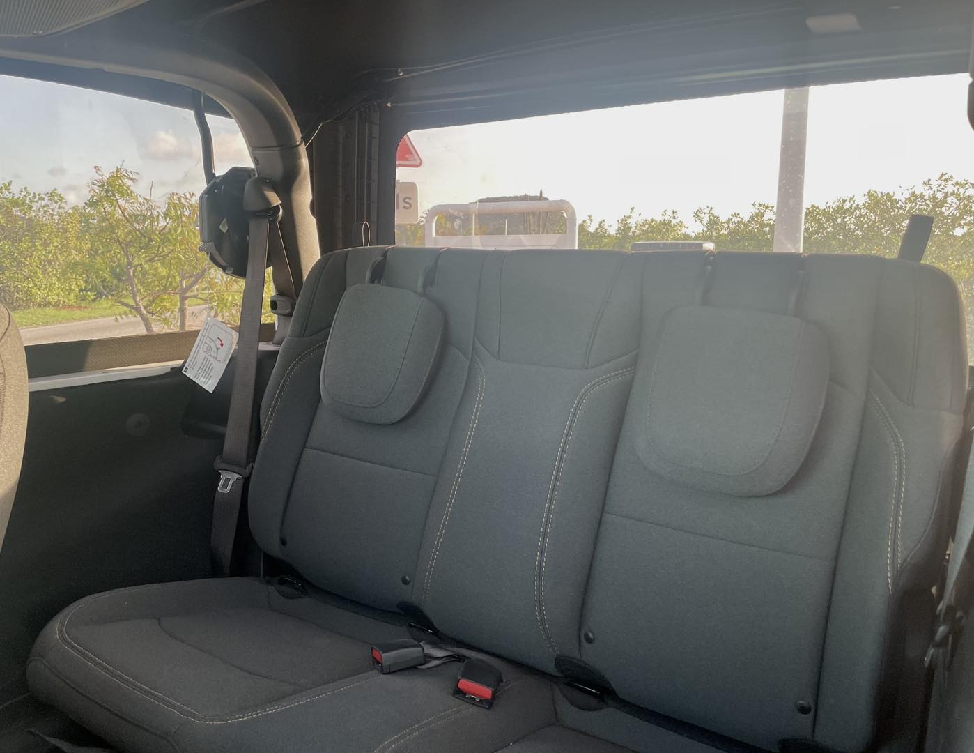 
								Jeep Wrangler Sport S 2-door full									