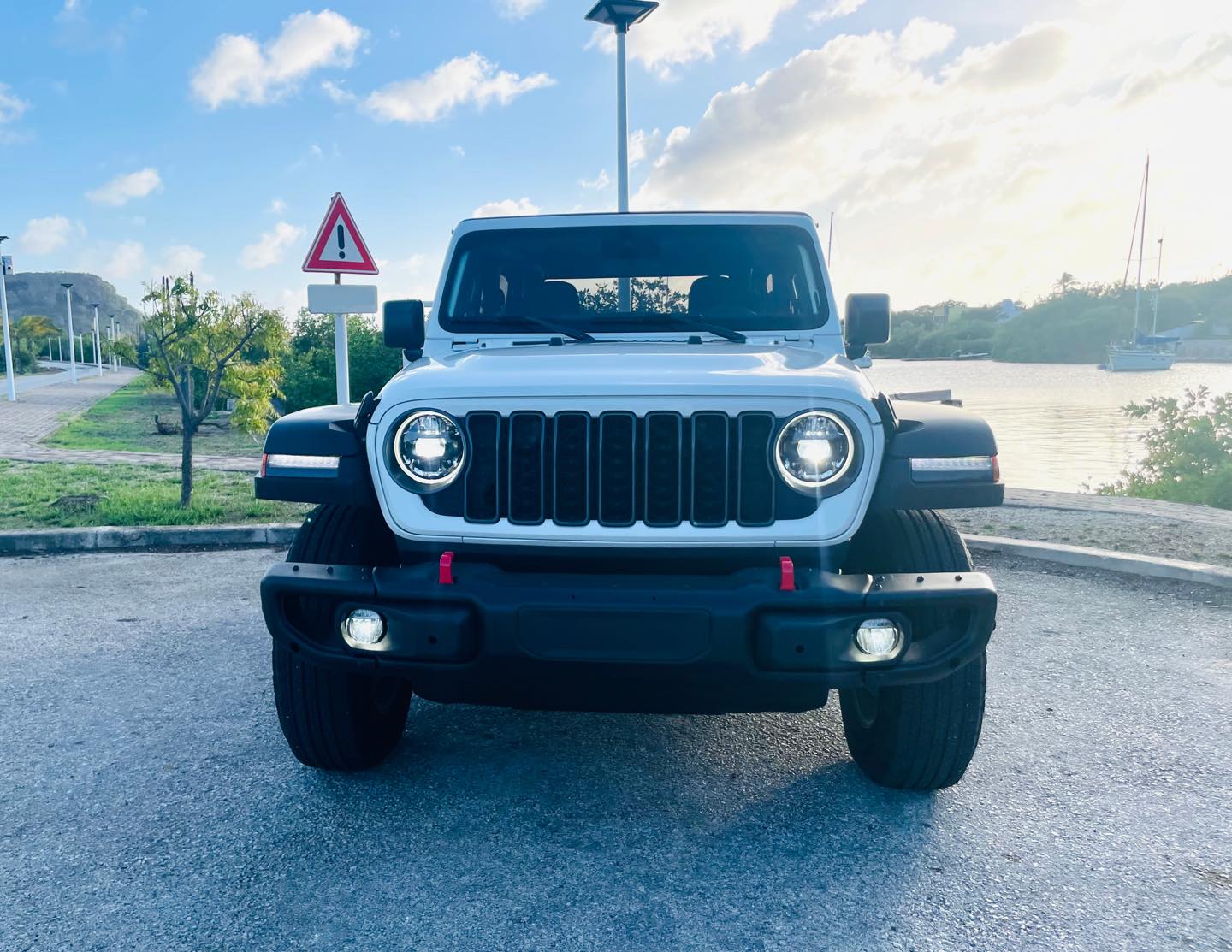 
								Jeep Wrangler Sport S 2-door full									