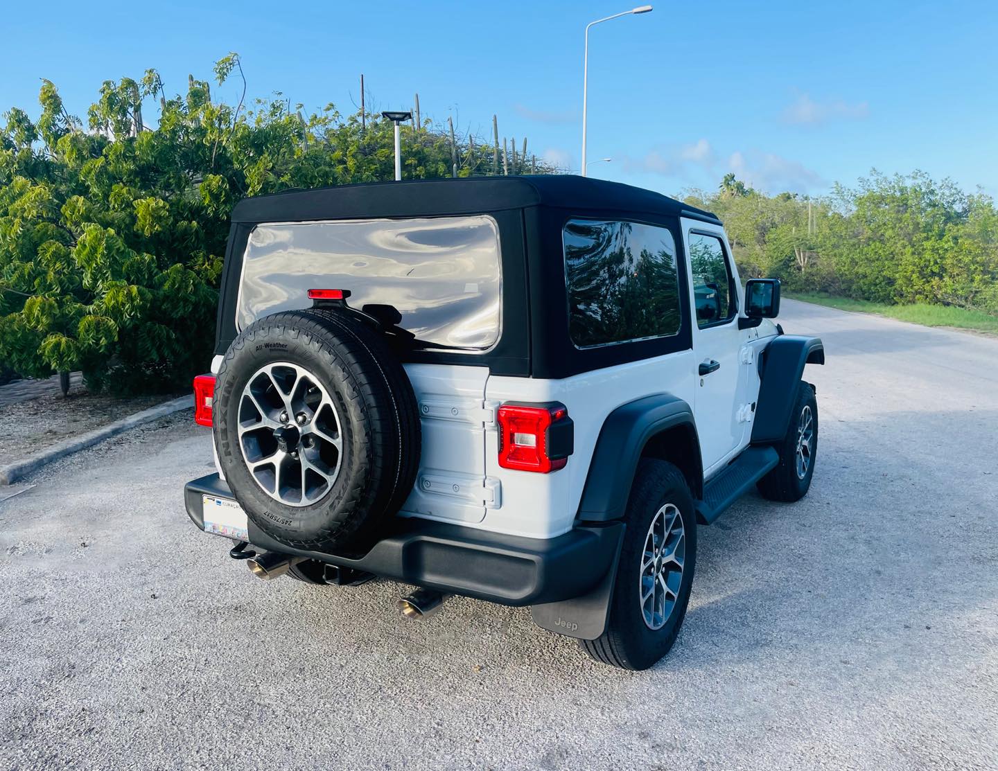 
								Jeep Wrangler Sport S 2-door full									